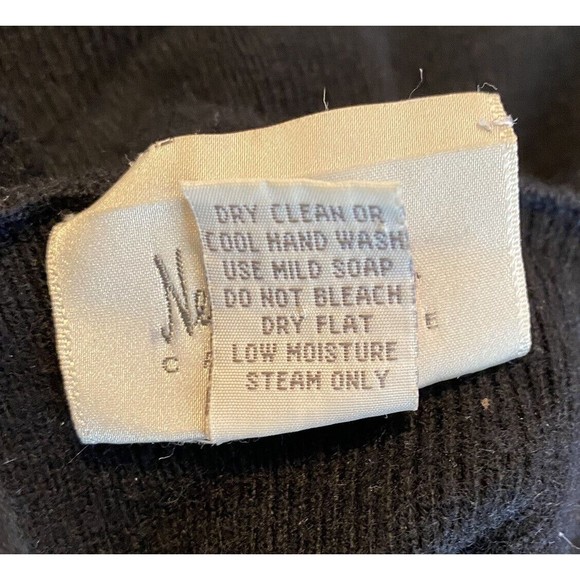 Neiman Marcus Women's Sz Med Black Cashmere Sweater - Picture 7 of 7